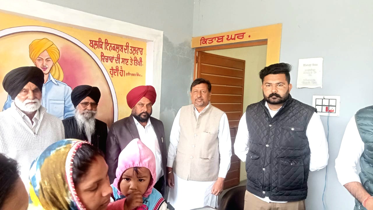 Ashok Kataria reached the camps at Sajawalpur and Roorkee Khurd and heard the problems of the people.